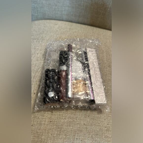 β¨π Marc Jacobs Red Patent Leather Red Crossbody & Make Up Bundle Set; New! πβ¨ - Picture 8 of 11